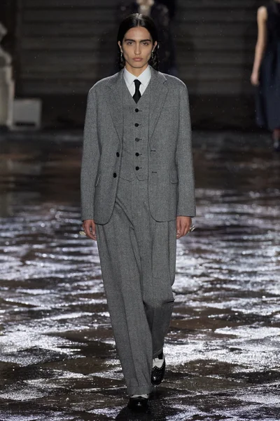 Look 37